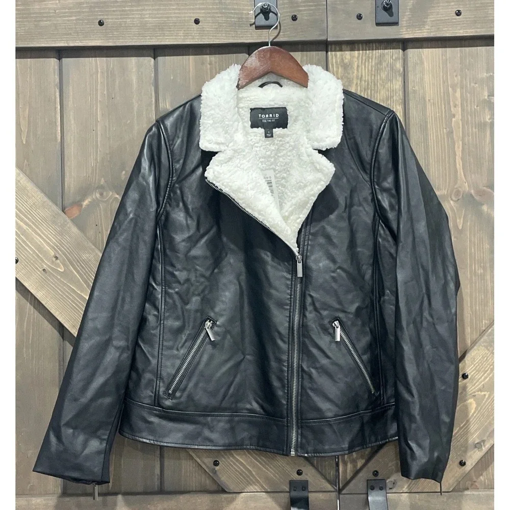 NWT Torrid 4Sherpa Lined Moto Jacket Faux Leather Black Womens Size 1/1X‎ 14-16